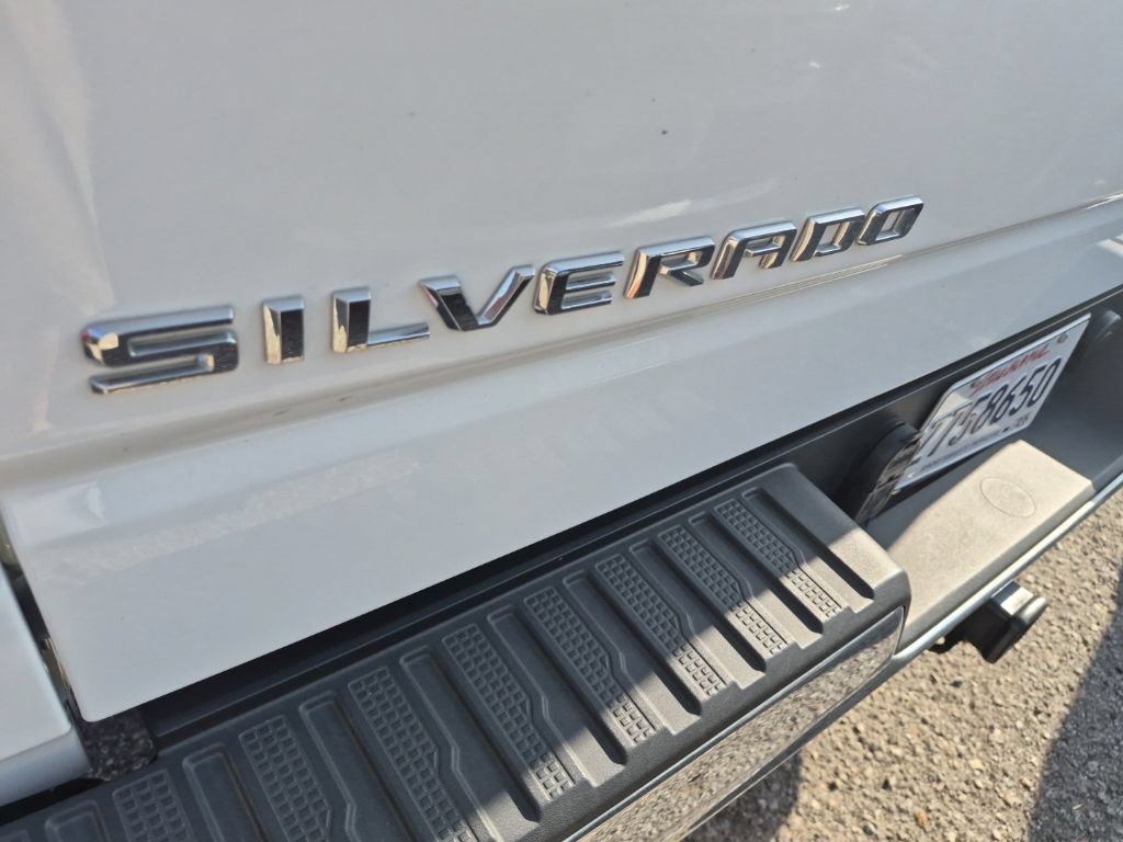 Used 2025 Chevrolet Silverado 1500 LT RWD image 9