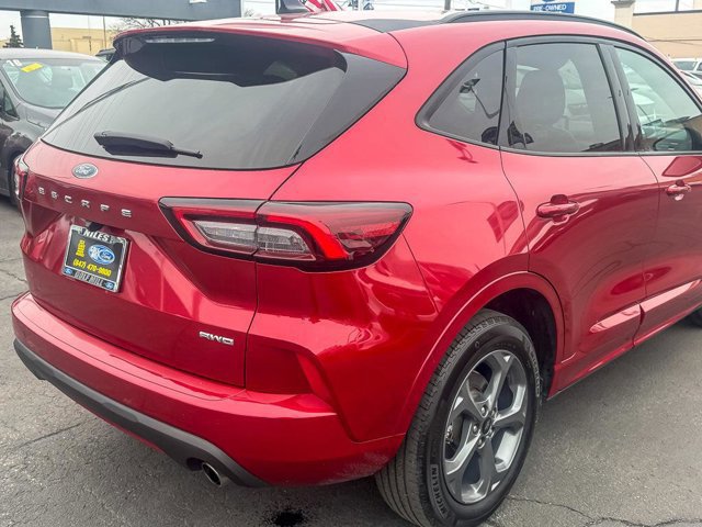 Certified 2024 Ford Escape ST-Line AWD/4WD image 5