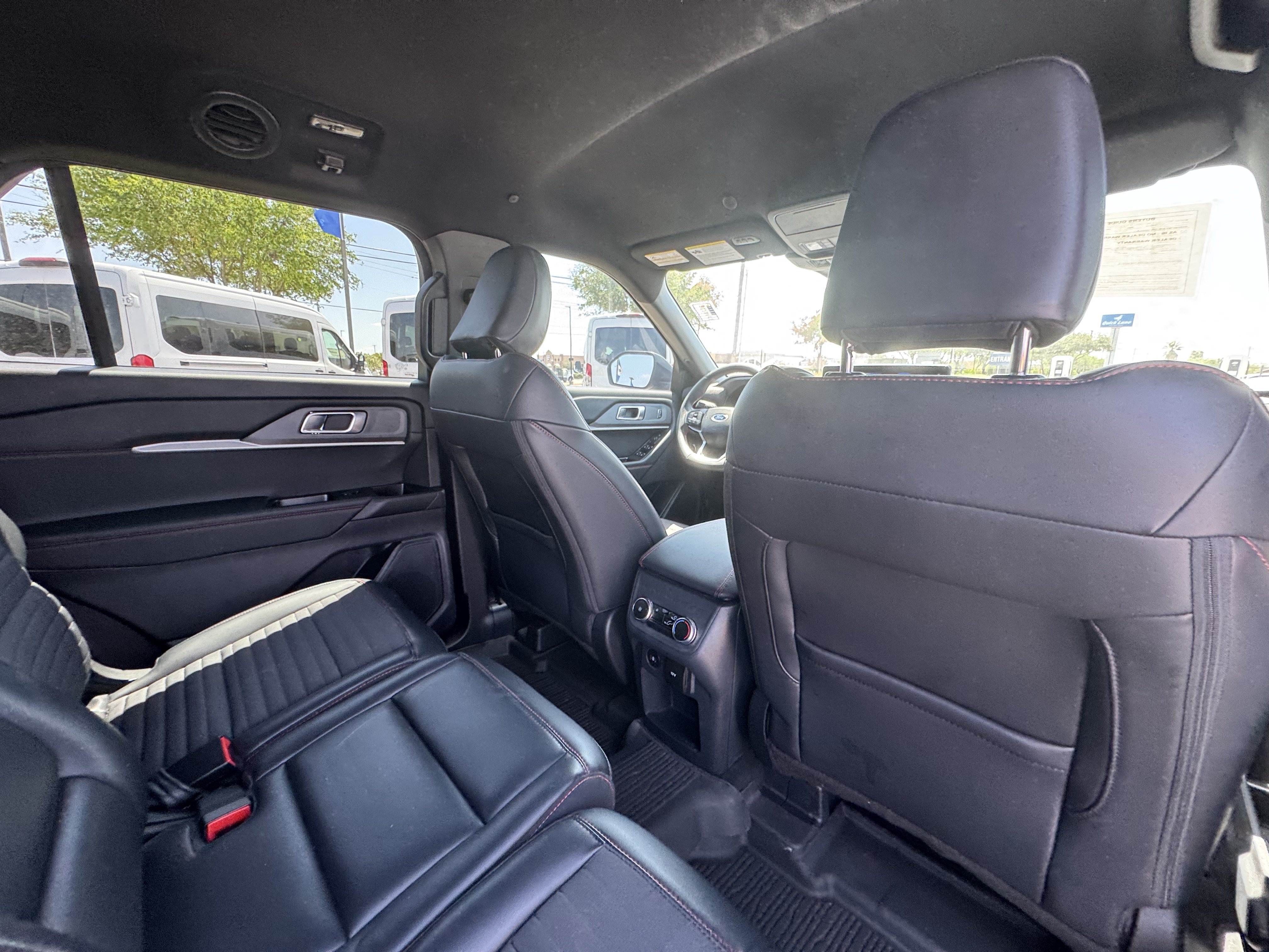 Certified 2025 Ford Explorer ST-Line RWD image 33