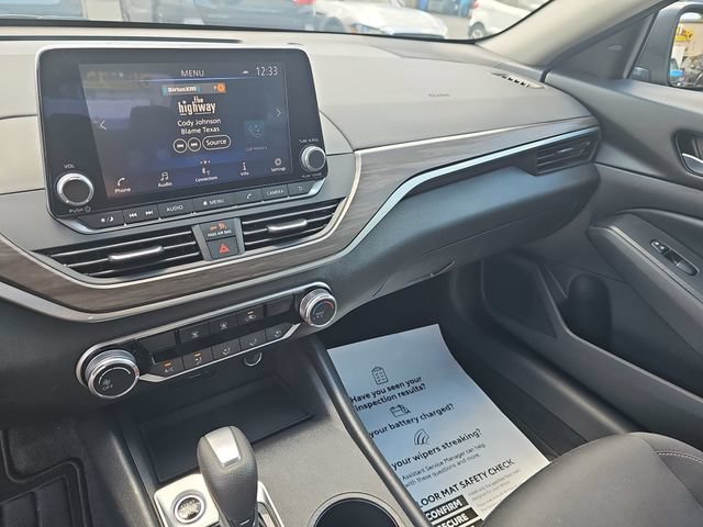 Used 2025 Nissan Altima 2.5 SV FWD image 21