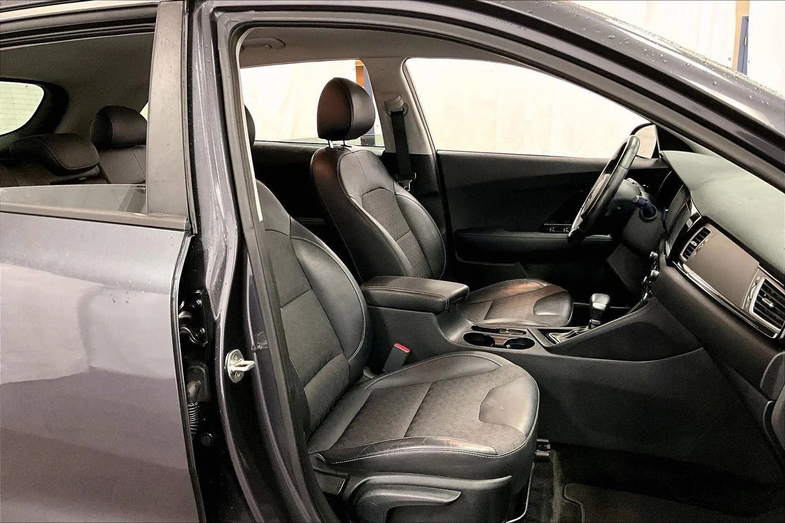 Used 2018 Kia Niro EX w/ Option Group 020 image 7