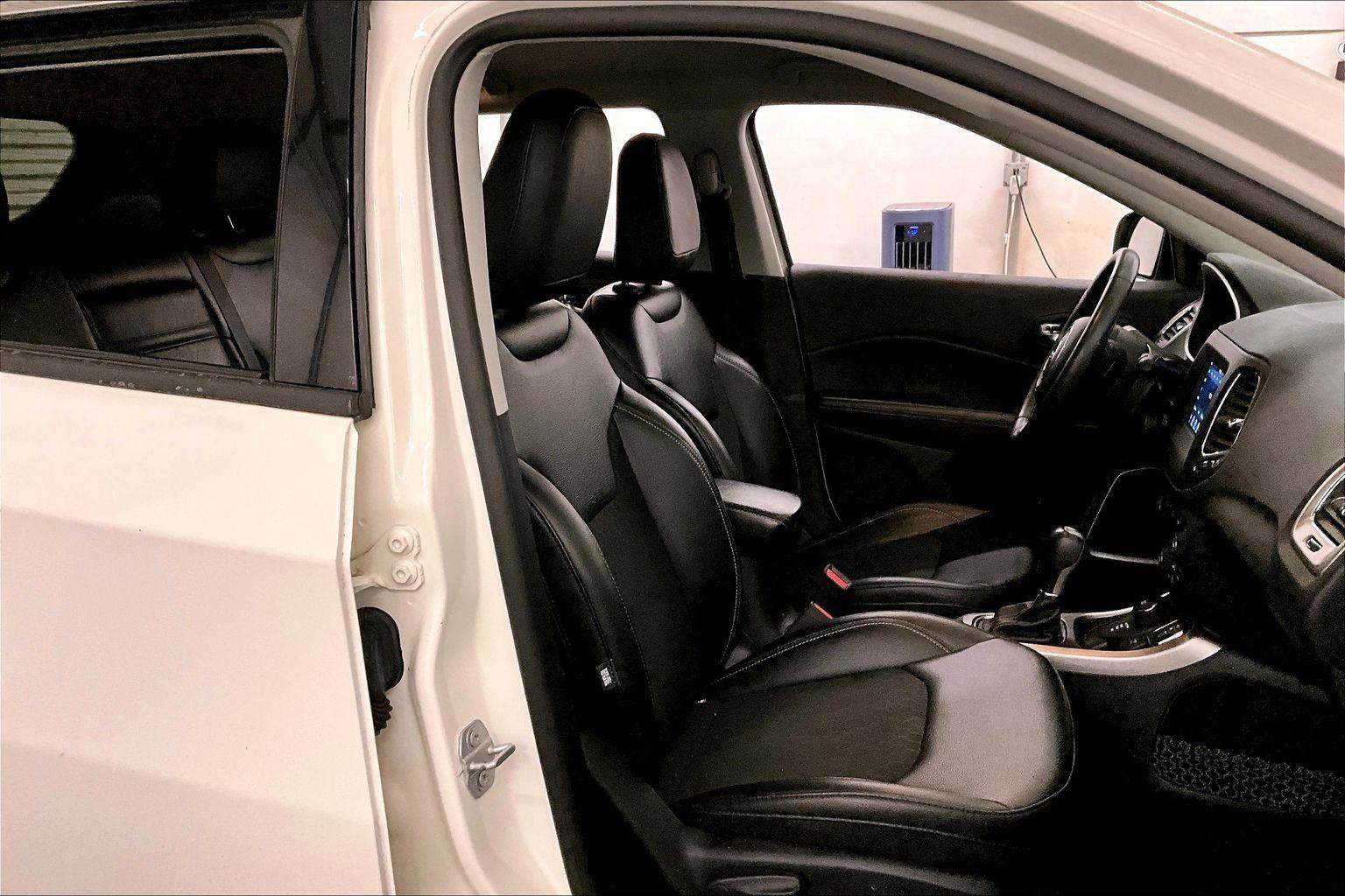 Used 2019 Jeep Compass Latitude image 9