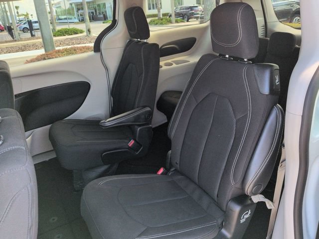 Used 2023 Chrysler Voyager LX FWD image 14
