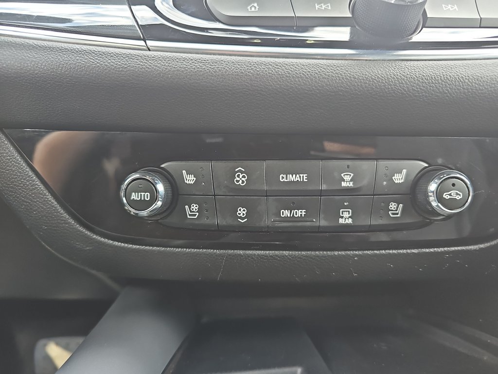Used 2022 Buick Enclave Premium FWD image 23