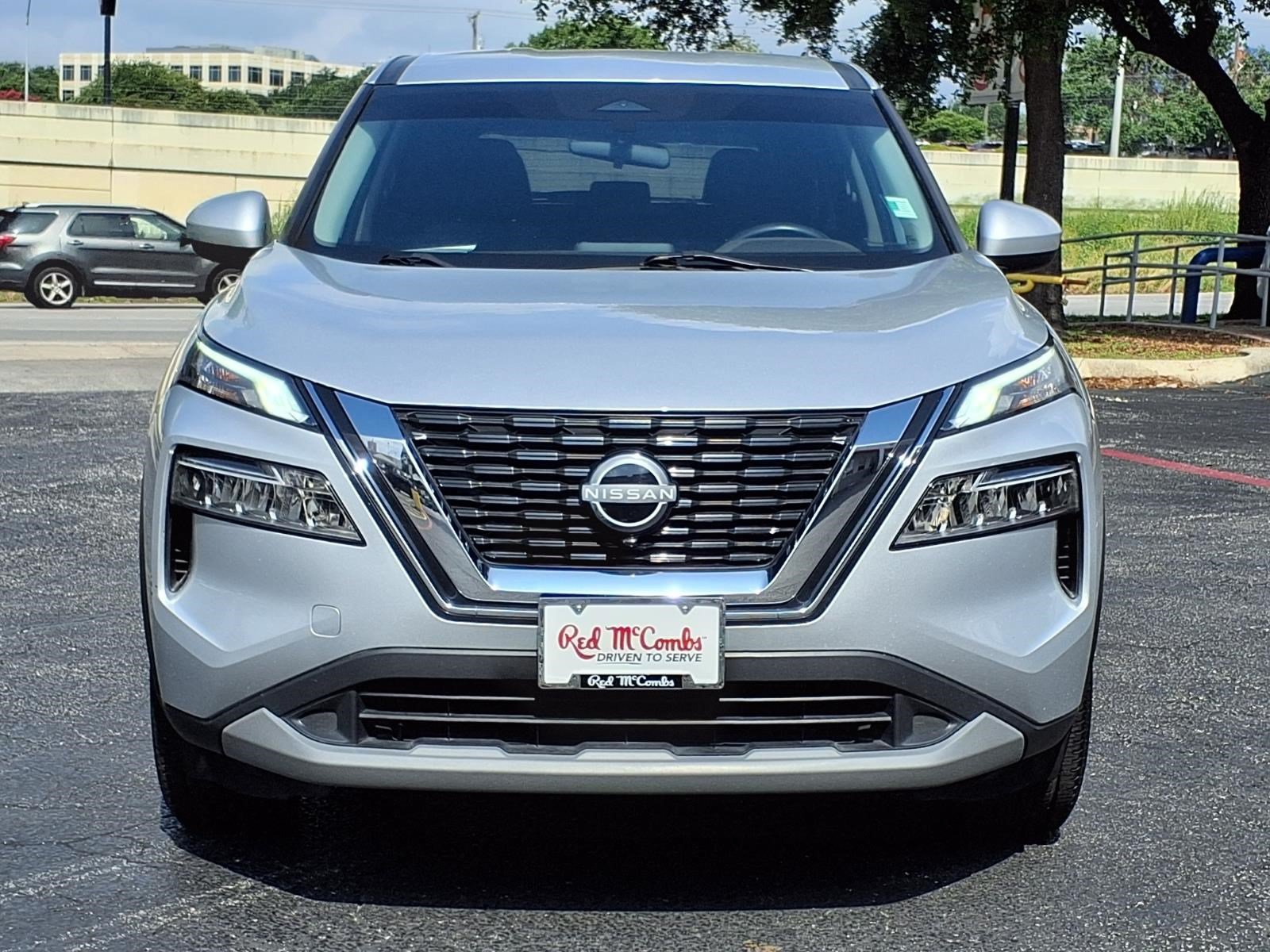 Used 2023 Nissan Rogue SV AWD/4WD image 2