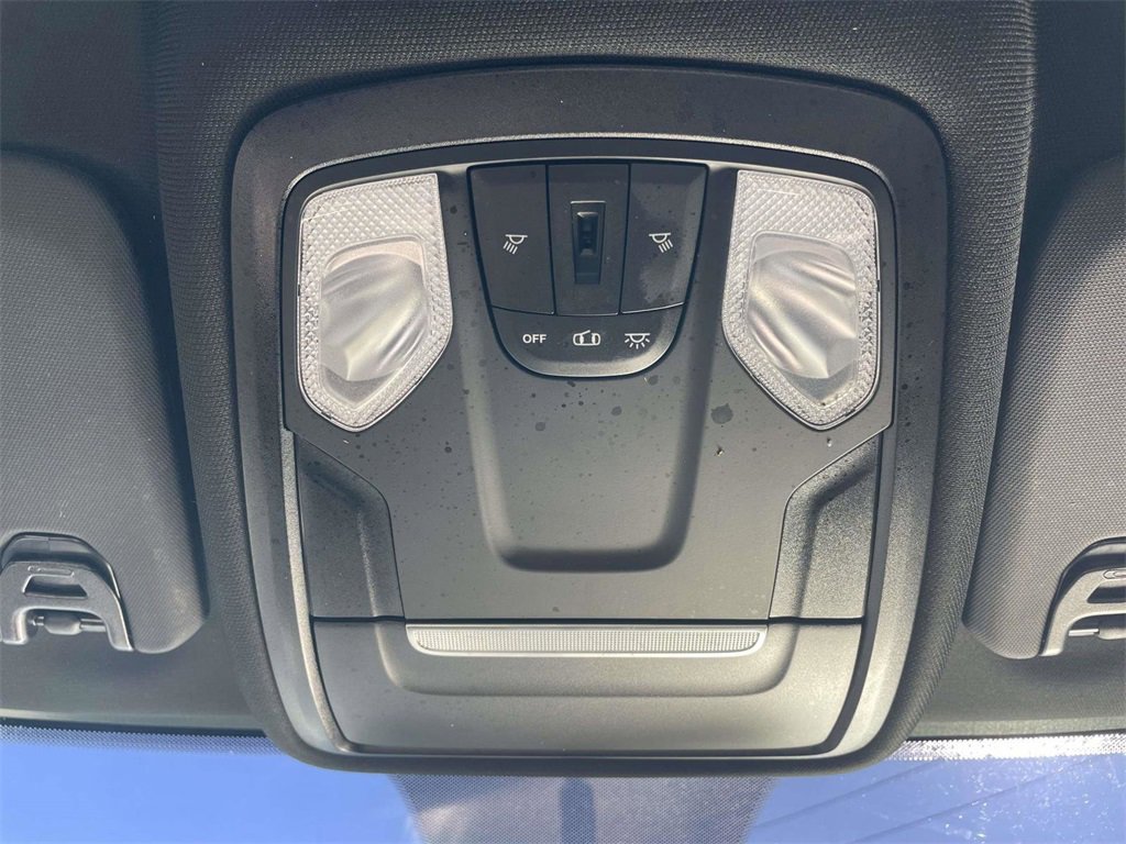 Used 2022 RAM 2500 Tradesman w/ Chrome Appearance Group image 29