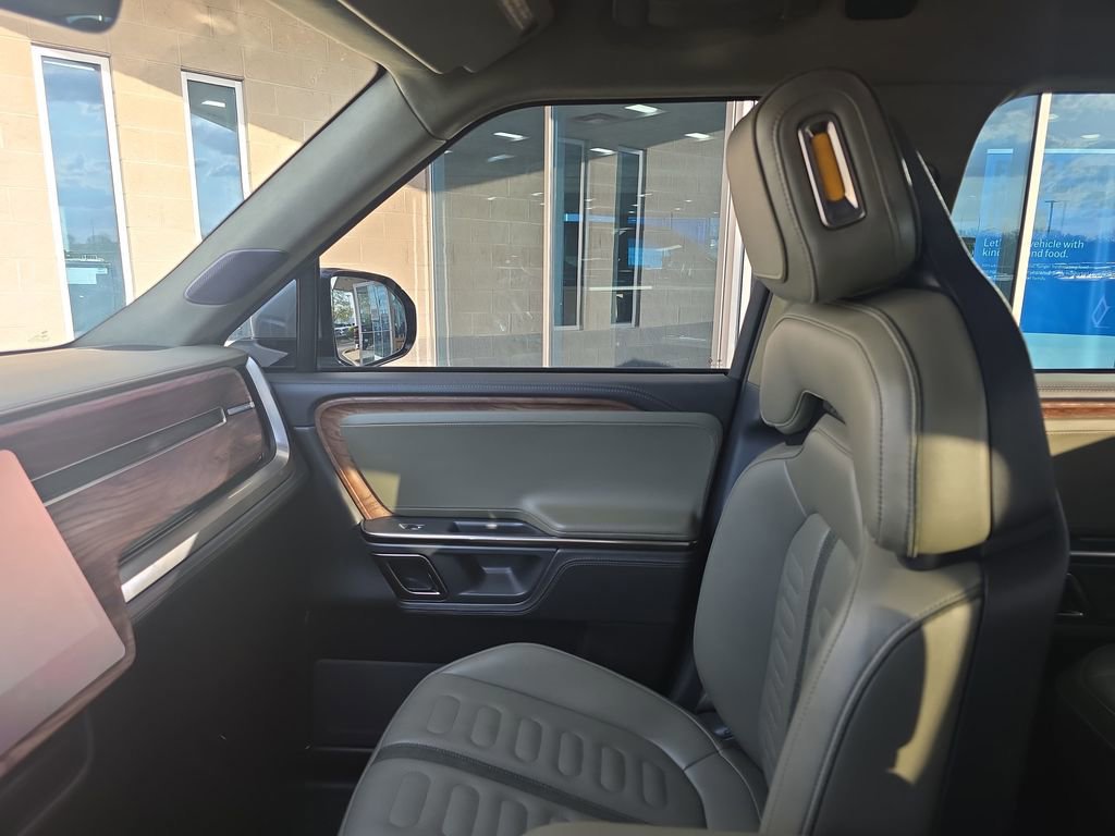 Used 2022 Rivian R1T Adventure image 37