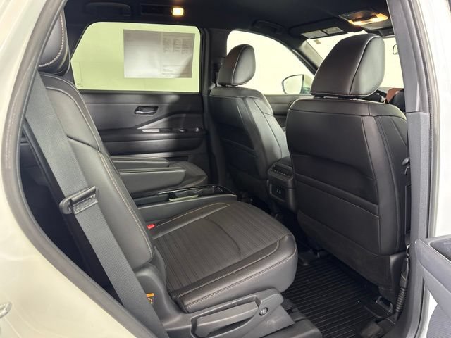 Used 2024 Nissan Pathfinder Rock Creek AWD/4WD image 5