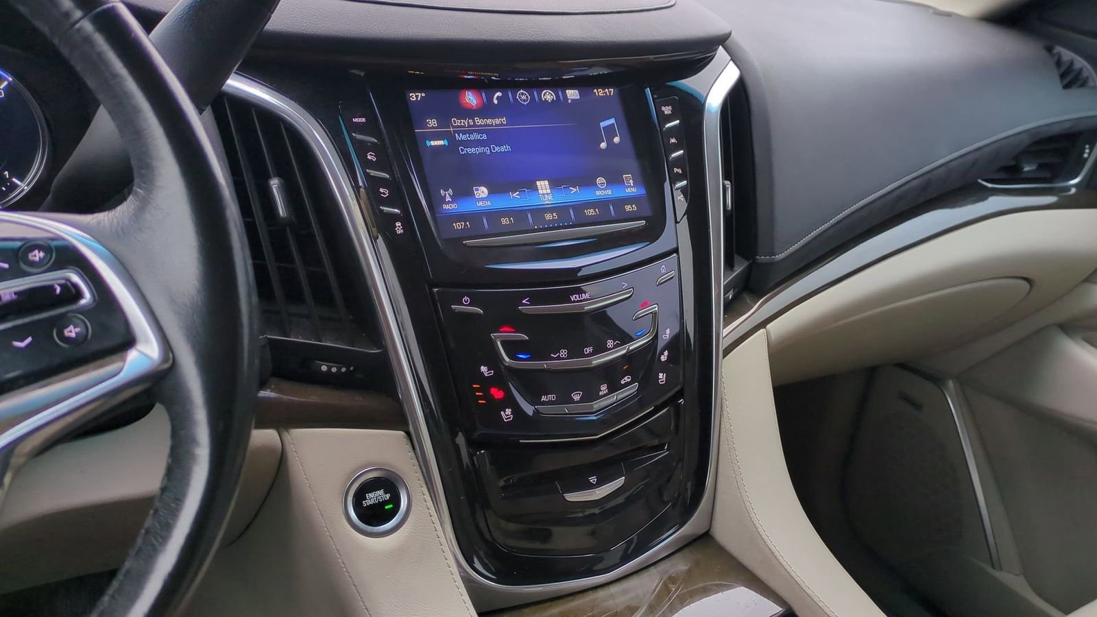 Used 2020 Cadillac Escalade Luxury image 33