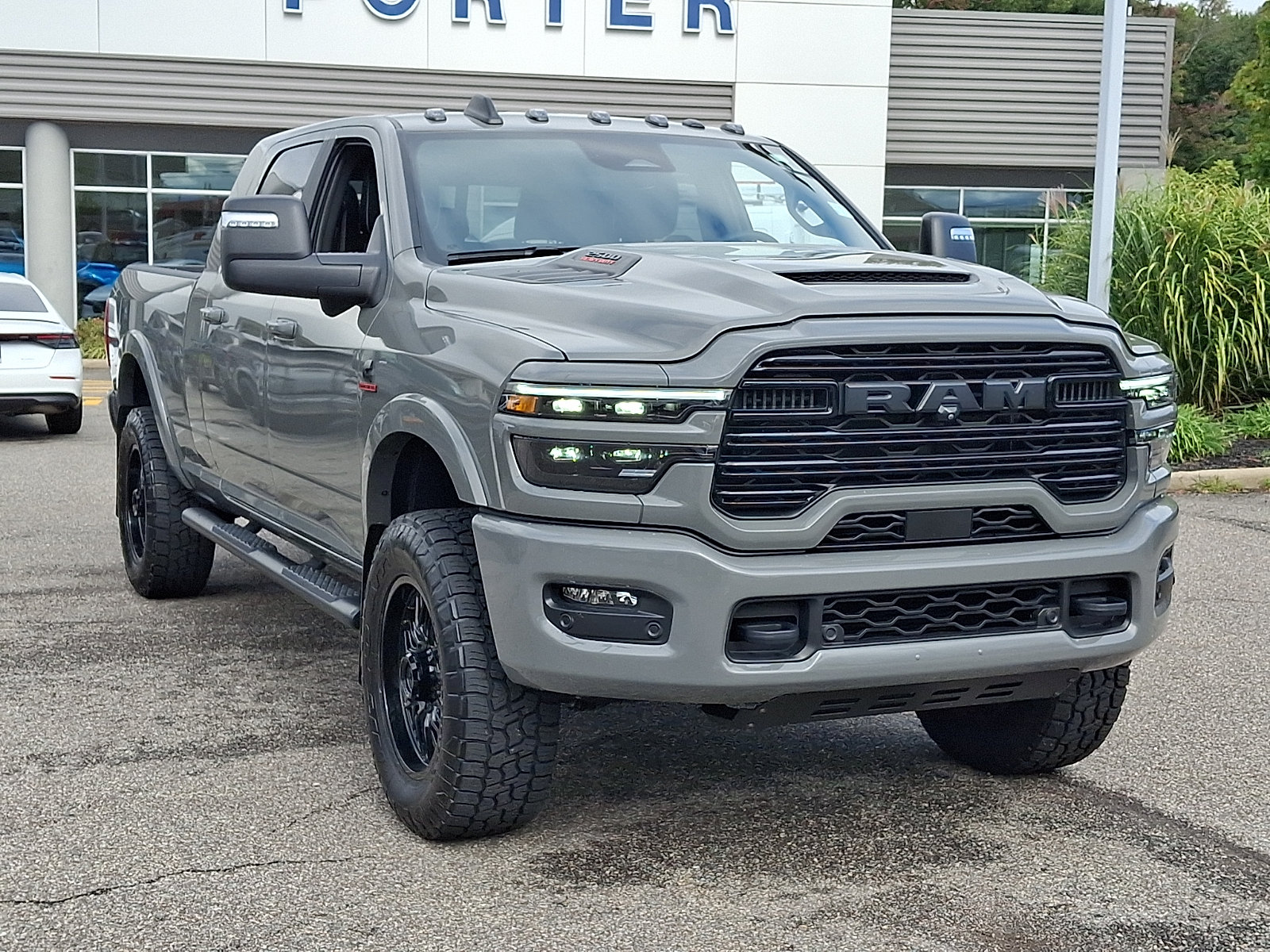 Used 2025 RAM 2500 Laramie w/ Night Edition AWD/4WD image 2