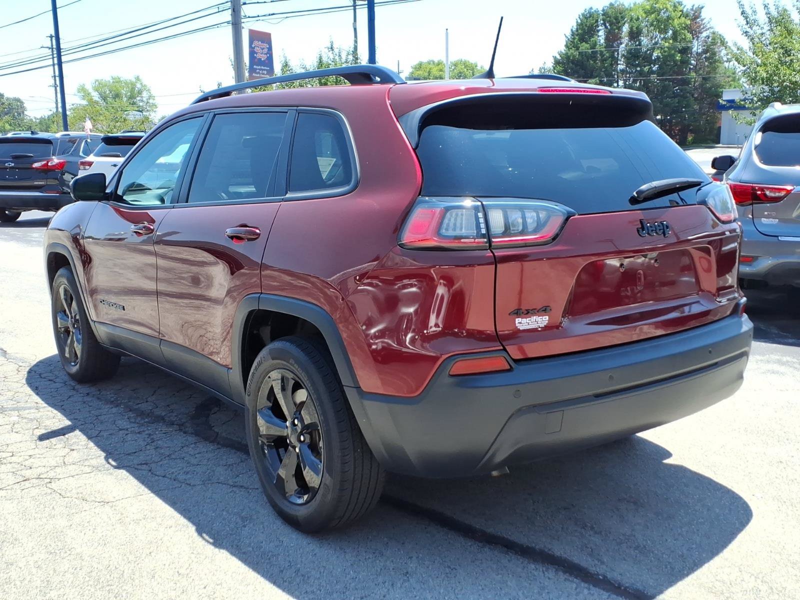 Used 2020 Jeep Cherokee Latitude Plus AWD/4WD image 5