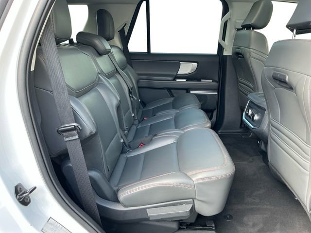 Certified 2025 Ford Expedition Active AWD/4WD image 18