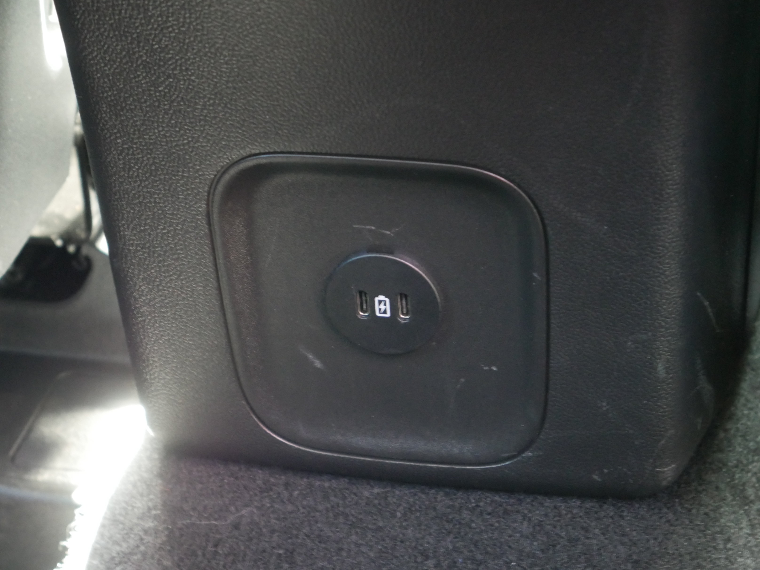Certified 2025 Ford Escape Platinum AWD/4WD image 28