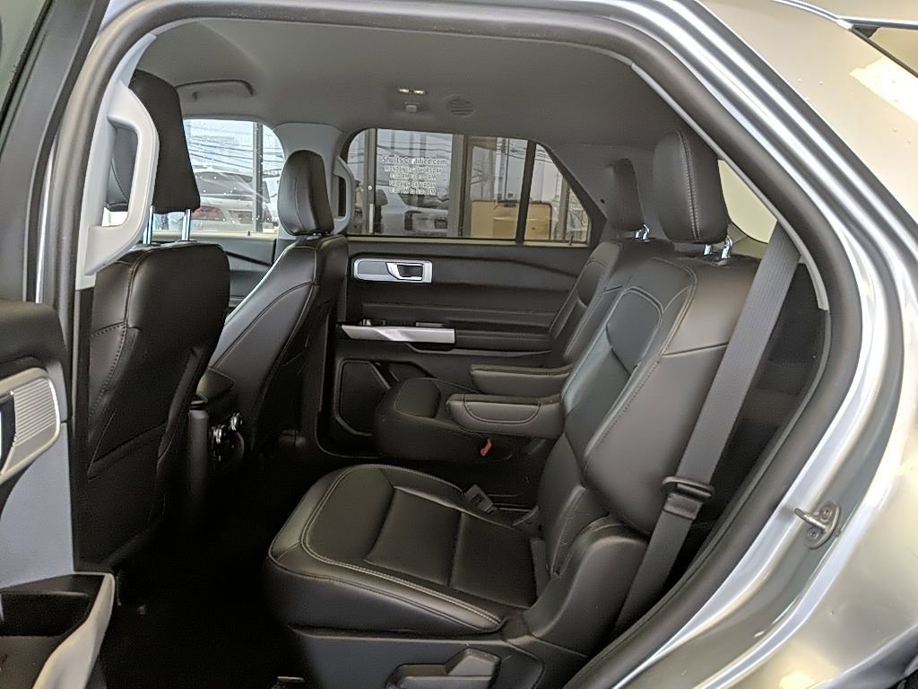 Certified 2023 Ford Explorer XLT w/ Equipment Group 202A image 10