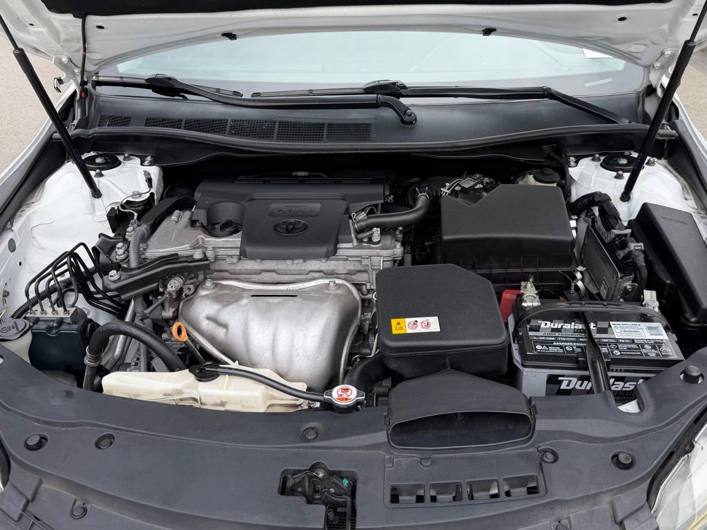 Used 2017 Toyota Camry LE image 30