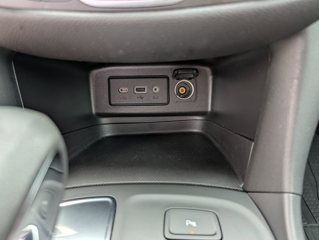 Used 2024 Chevrolet Equinox LT w/ LPO, Floor Liner Package FWD image 13