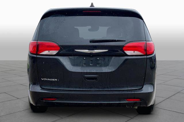 Used 2023 Chrysler Voyager LX FWD image 5