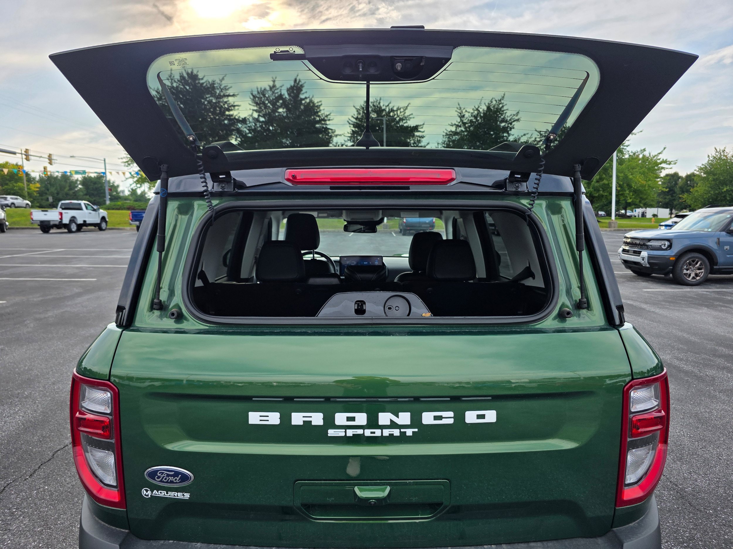 Certified 2025 Ford Bronco Sport Outer Banks w/ Outer Banks Tech Package+ AWD/4WD image 8