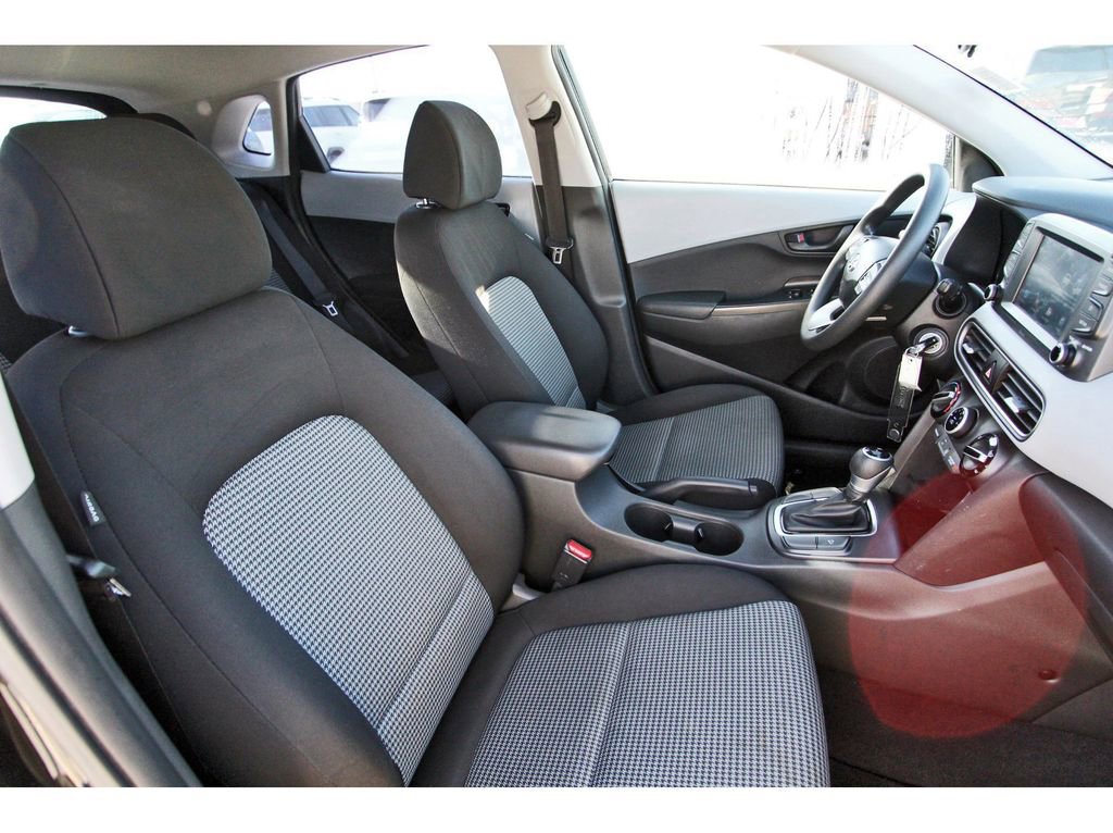 Used 2020 Hyundai Kona SE image 28