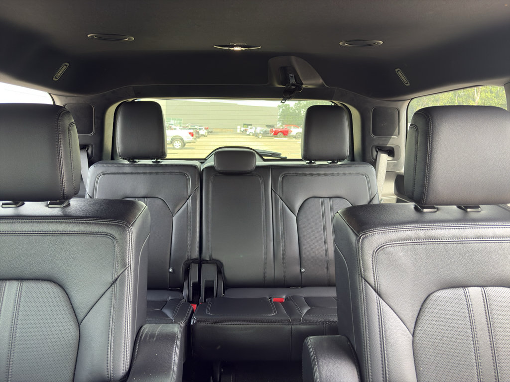 Certified 2019 Ford Expedition Limited w/ Special Edition Package AWD/4WD image 14