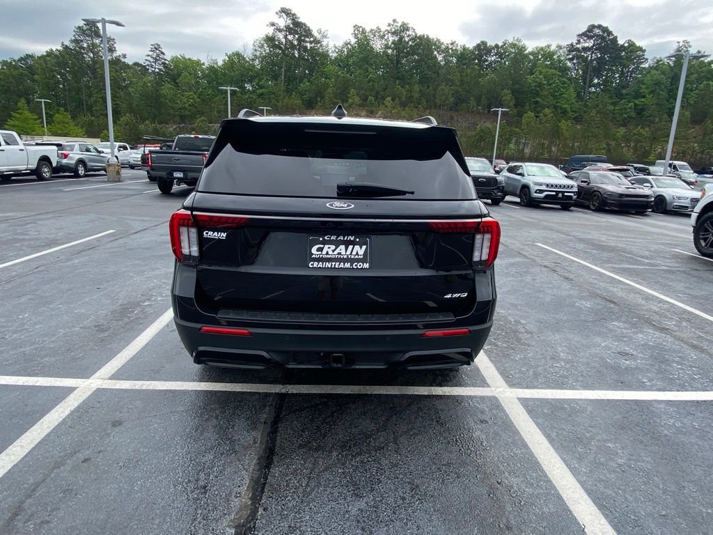Certified 2025 Ford Explorer ST-Line image 4