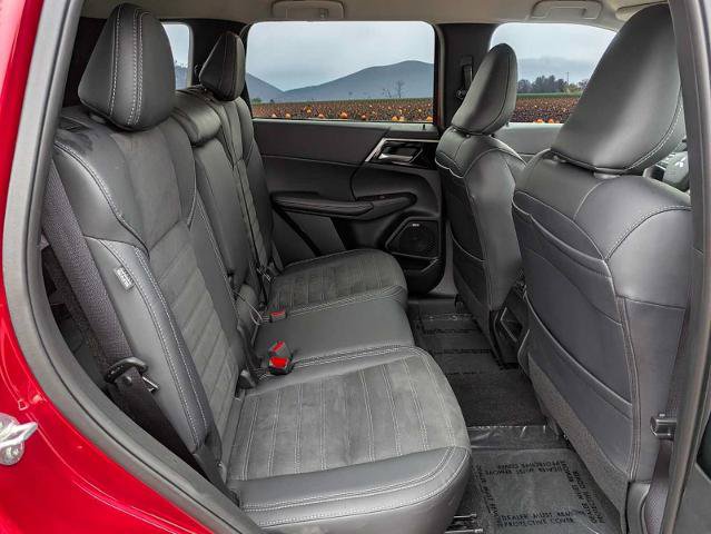 Used 2025 Mitsubishi Outlander SE AWD/4WD image 23