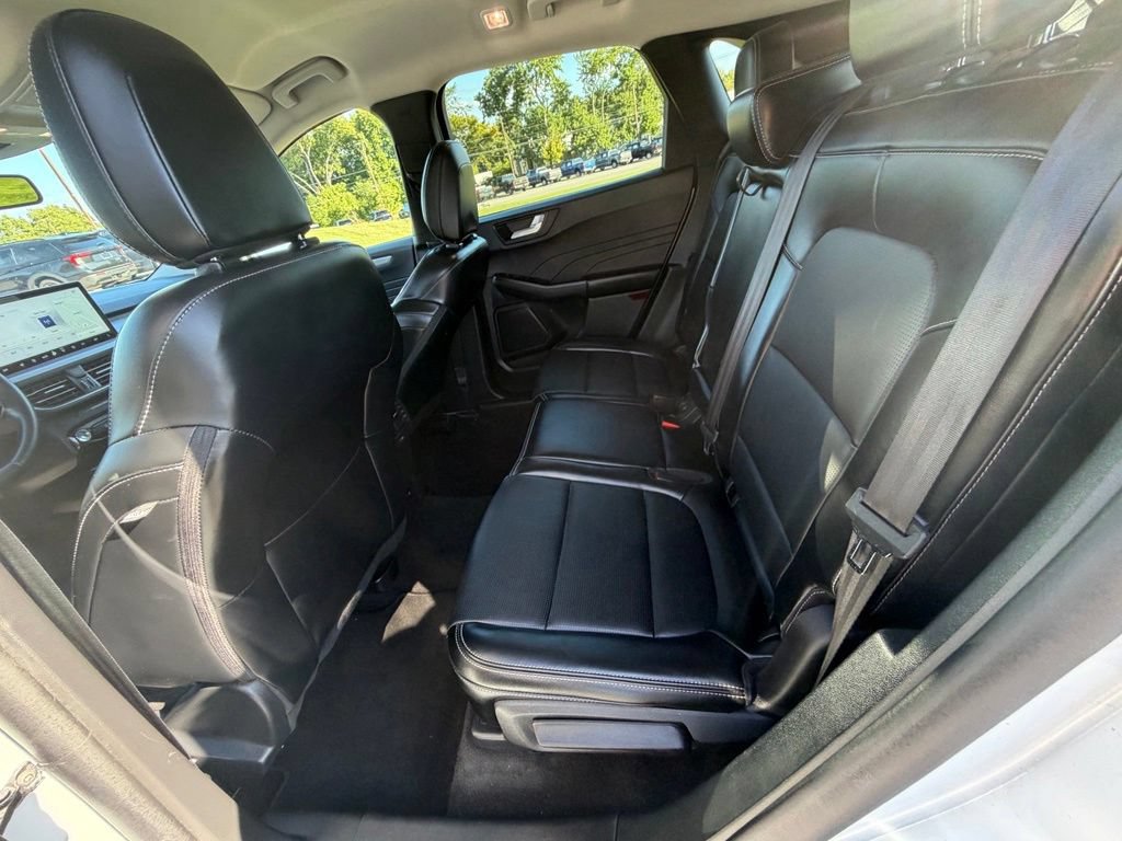 Certified 2025 Ford Escape Platinum AWD/4WD image 46