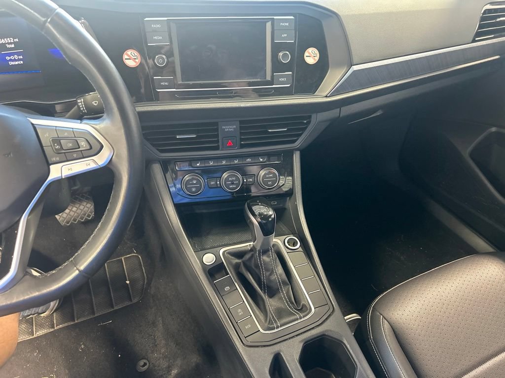 Used 2024 Volkswagen Jetta SE FWD image 5
