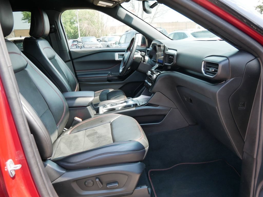 Certified 2022 Ford Explorer ST-Line AWD/4WD image 14