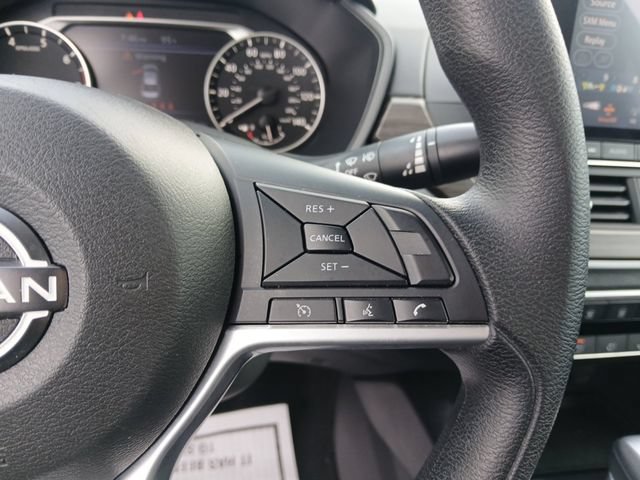 Used 2025 Nissan Altima 2.5 SV FWD image 19