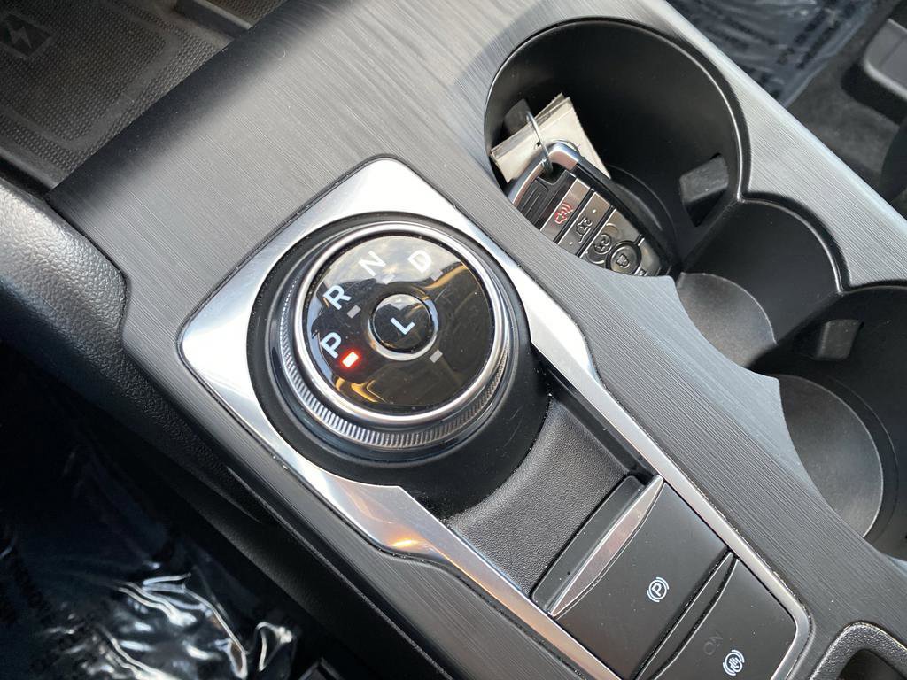 Certified 2025 Ford Escape Platinum image 25