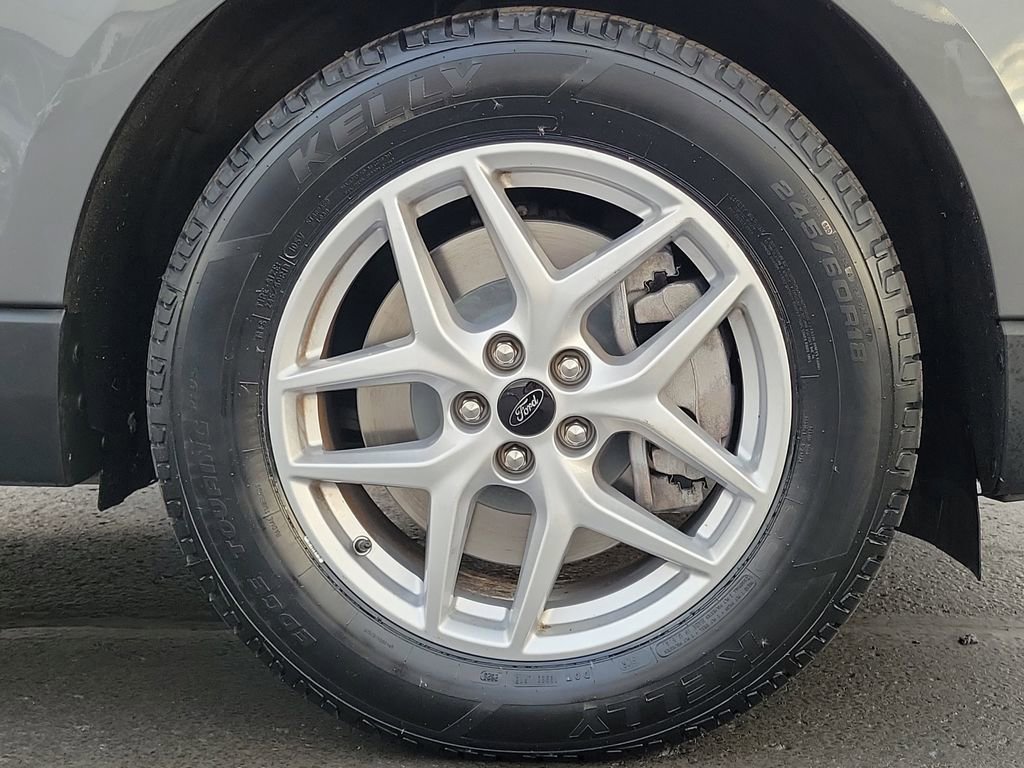 Certified 2024 Ford Edge SEL image 9