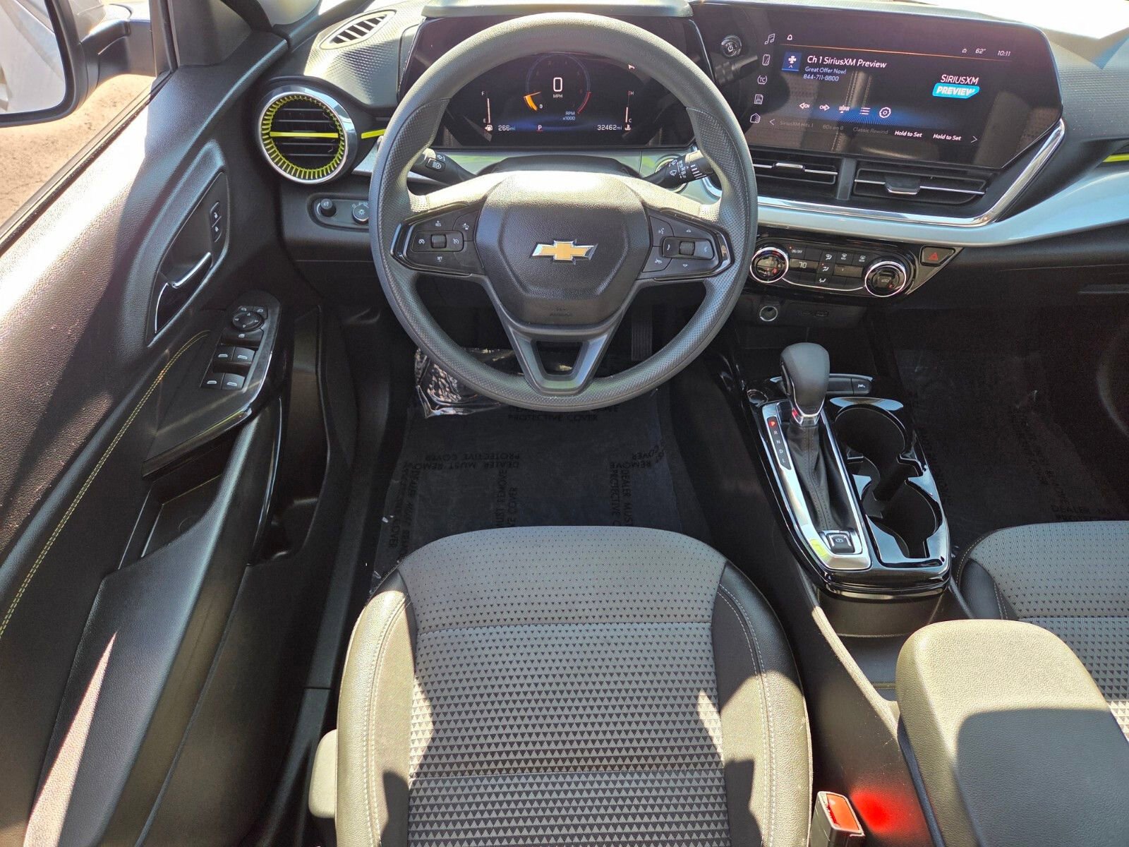 Used 2025 Chevrolet Trax LT image 12