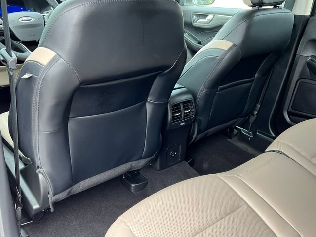 Certified 2022 Ford Escape Titanium FWD image 37