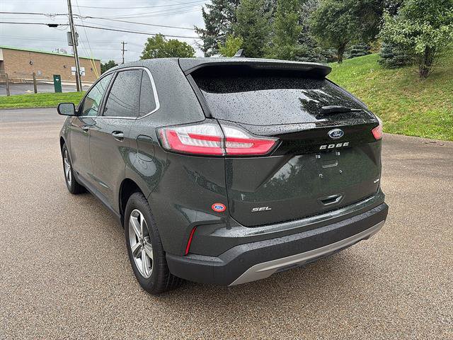 Certified 2024 Ford Edge SEL w/ Convenience Package AWD/4WD image 2
