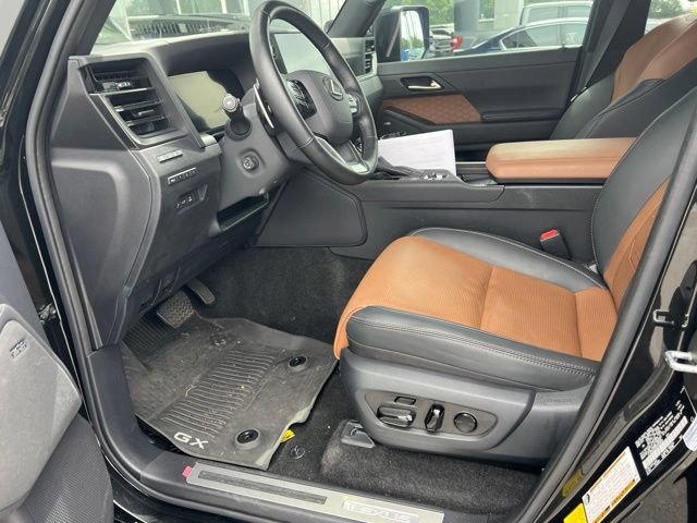 Used 2024 Lexus GX 550 w/ Accessory Package (2T) AWD/4WD image 7
