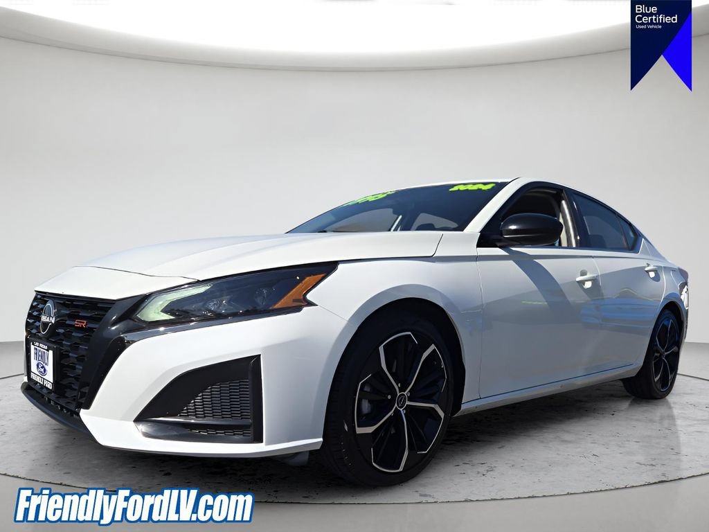 Used 2024 Nissan Altima 2.5 SR FWD image 2