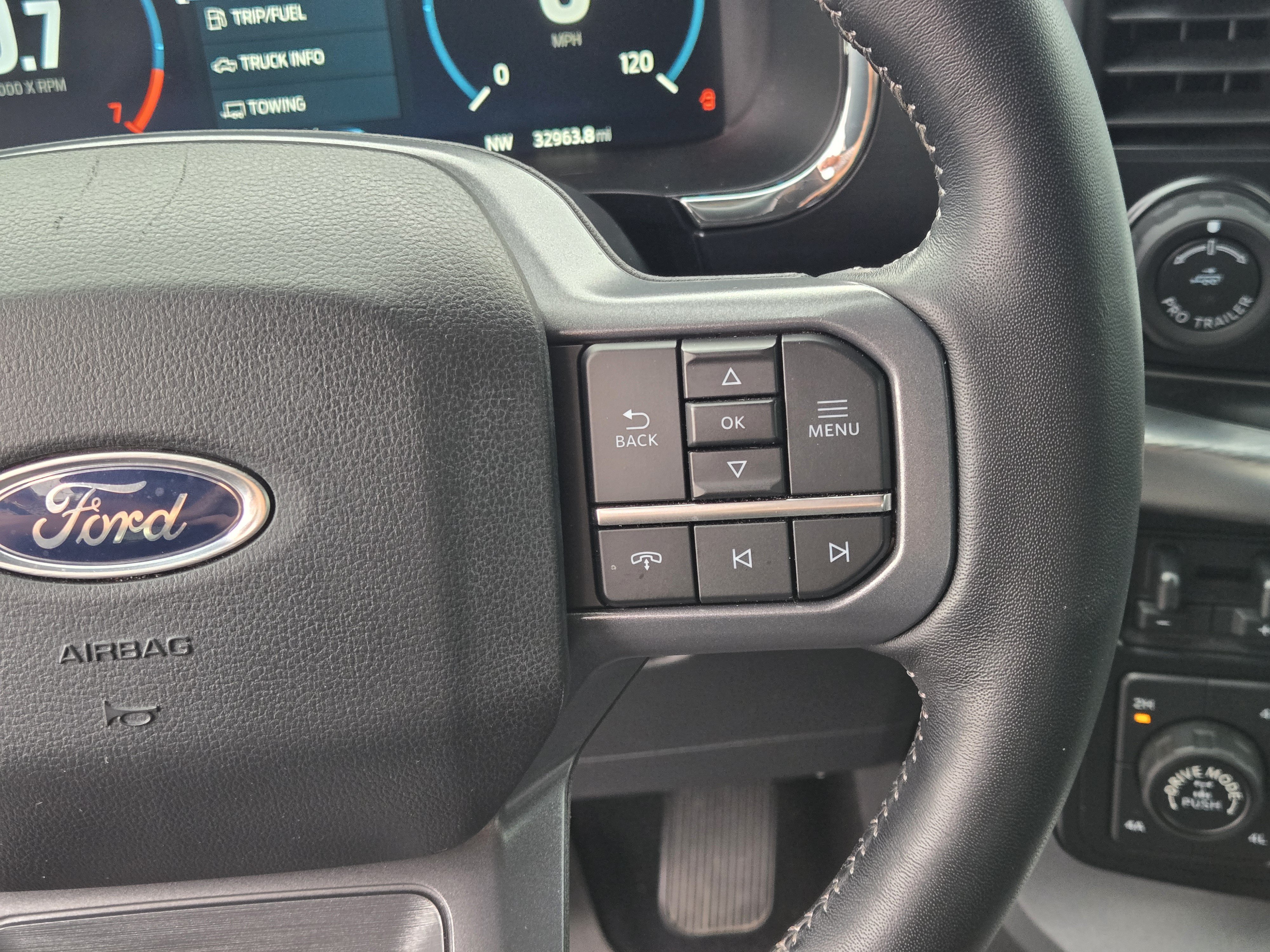 Certified 2023 Ford F150 Lariat w/ Trailer Tow Package AWD/4WD image 26