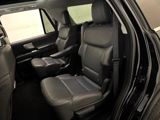 Certified 2025 Ford Expedition Active image 36