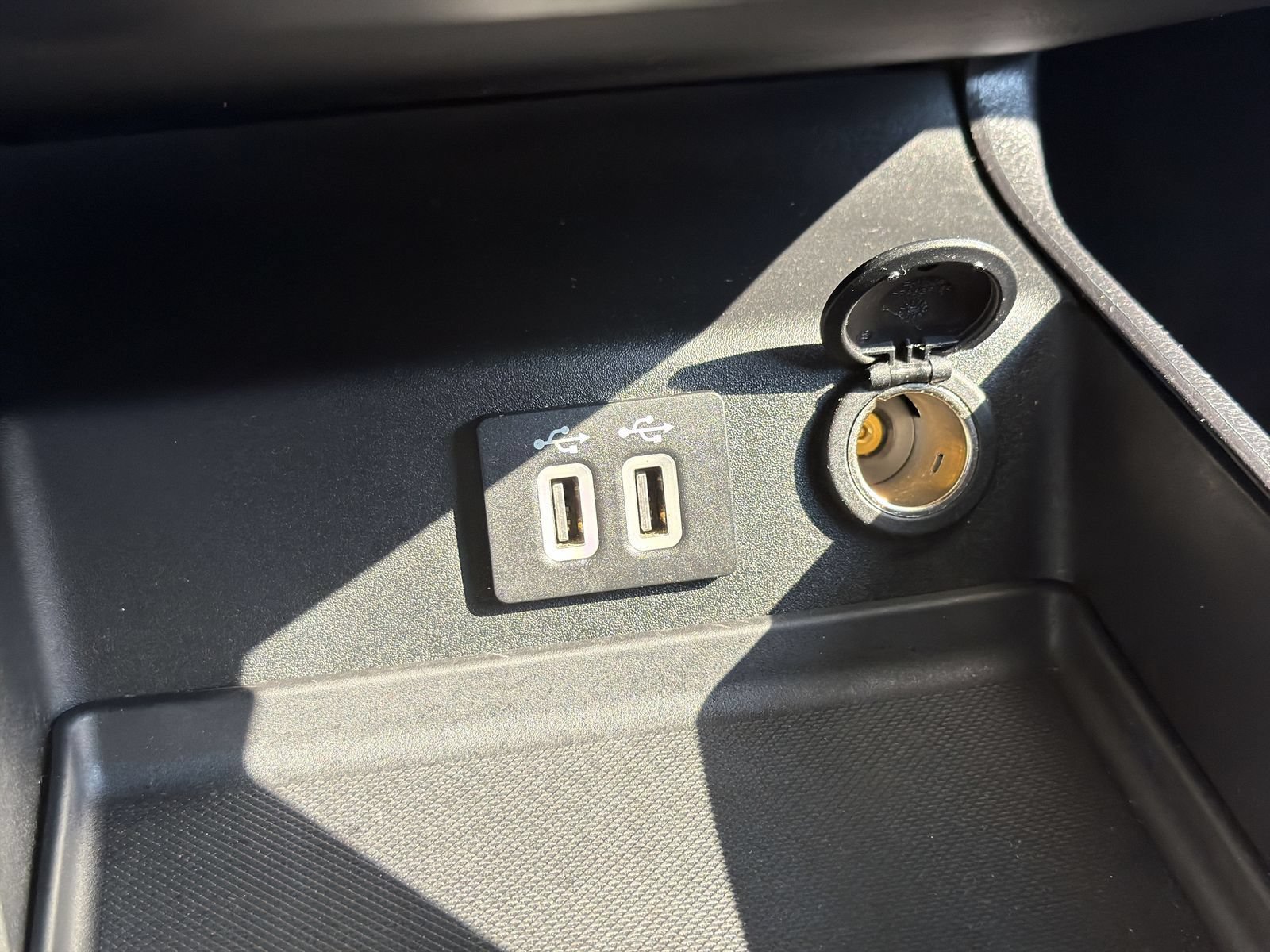 Certified 2020 Ford Fusion SE FWD image 28