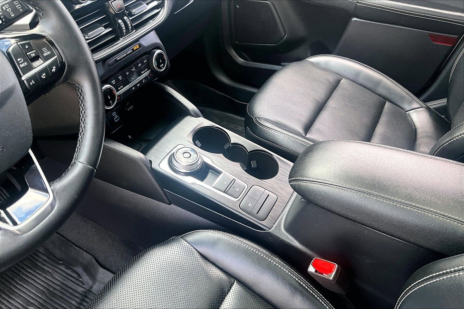 Certified 2022 Ford Escape SEL w/ Technology Package AWD/4WD image 14