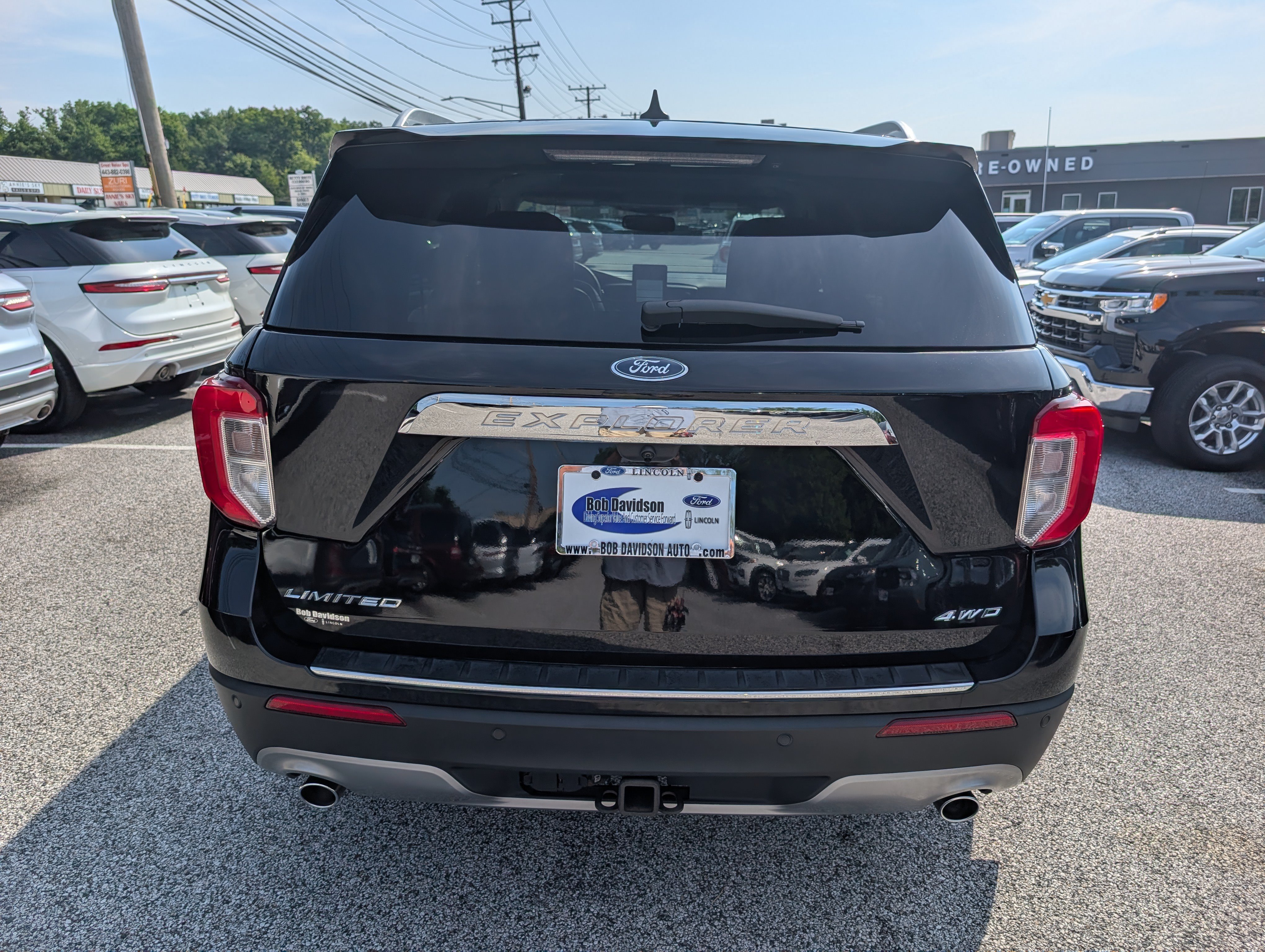 Certified 2022 Ford Explorer Limited w/ Limited Technology Package AWD/4WD image 6