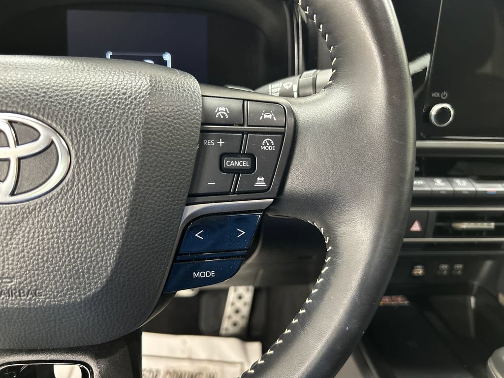 Used 2025 Toyota Camry SE FWD image 22