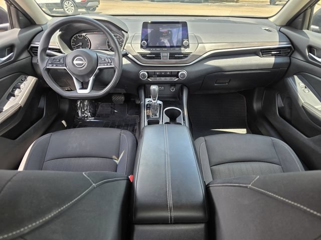 Used 2024 Nissan Altima 2.5 SV FWD image 8