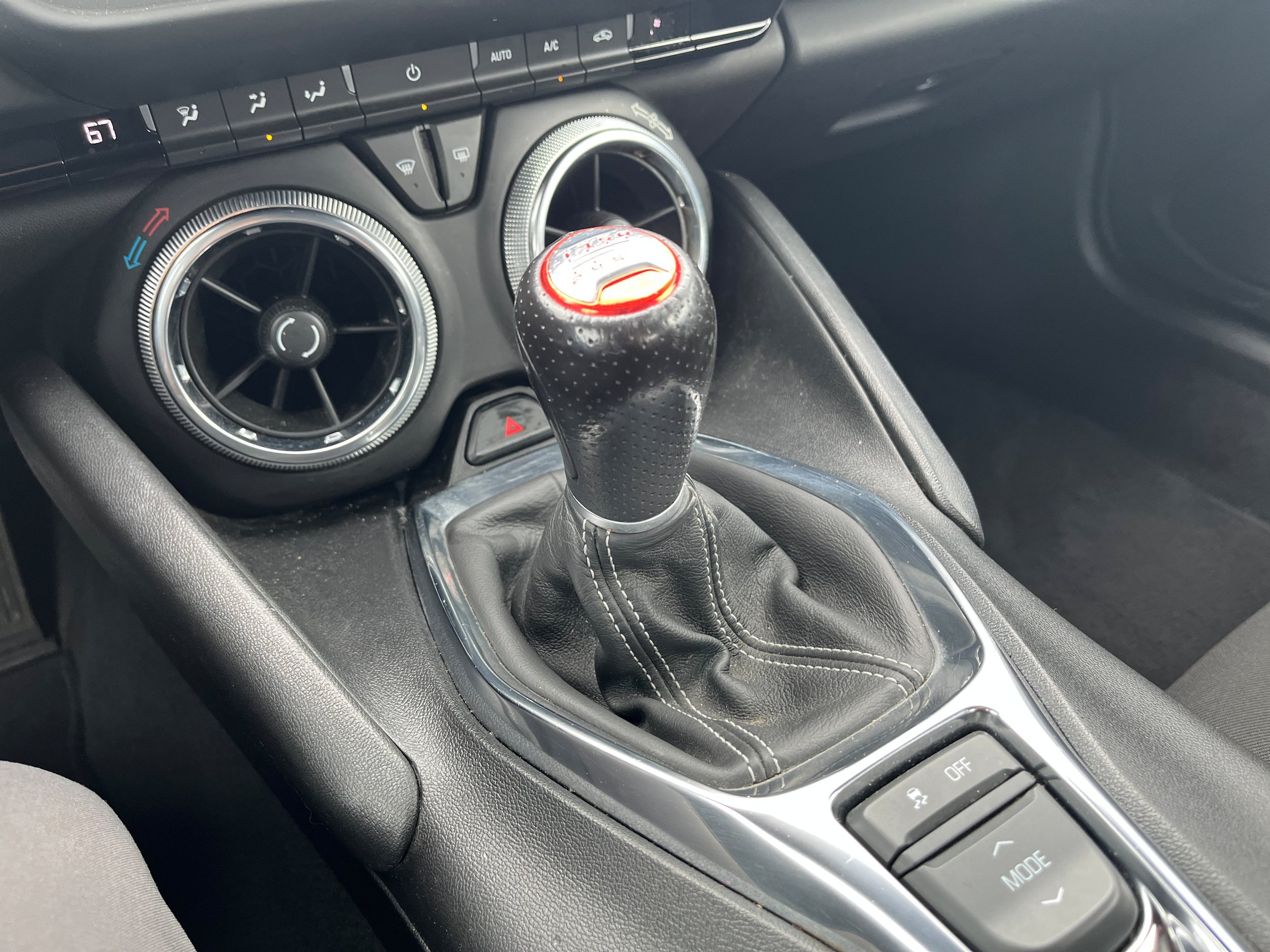 Used 2021 Chevrolet Camaro LT RWD image 15