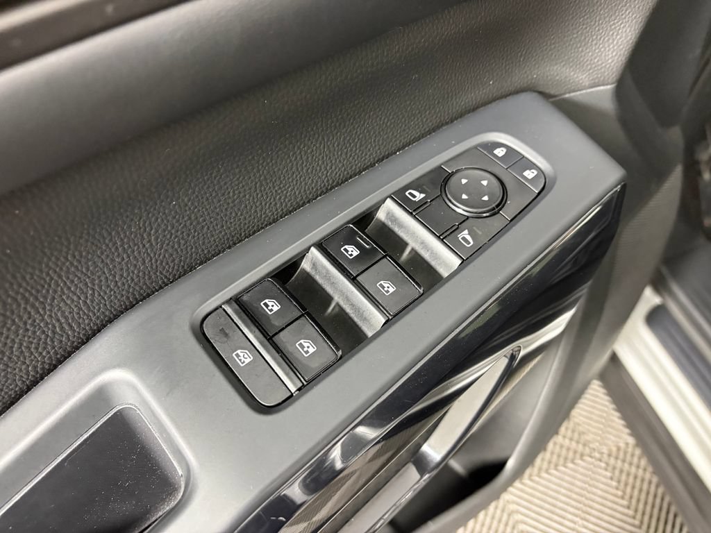 Used 2023 Nissan Pathfinder SV AWD/4WD image 13