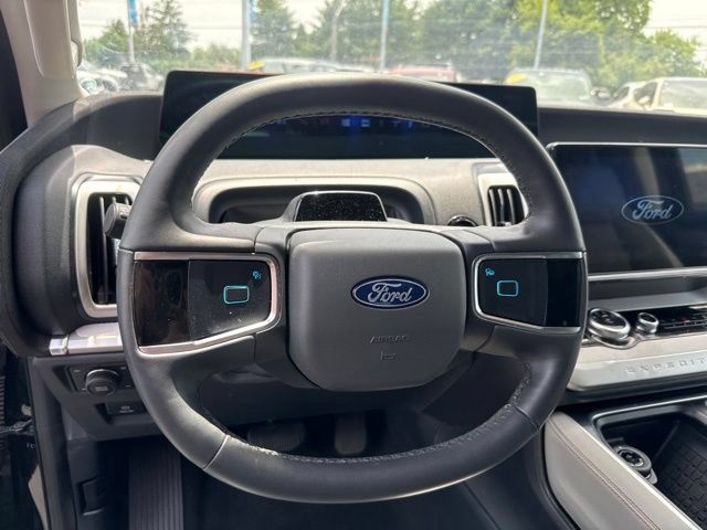 Certified 2025 Ford Expedition Active AWD/4WD image 16