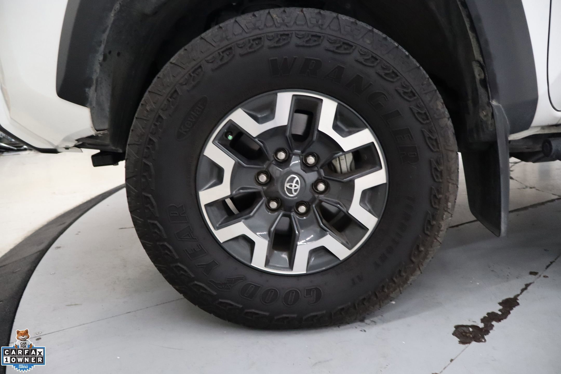 Used 2023 Toyota Tacoma TRD Off-Road w/ Technology Package image 17