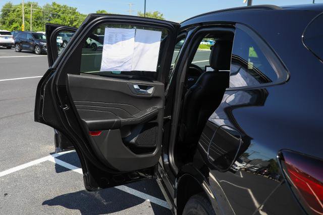 Certified 2023 Ford Escape ST-Line w/ Tech Pack #1 AWD/4WD image 23