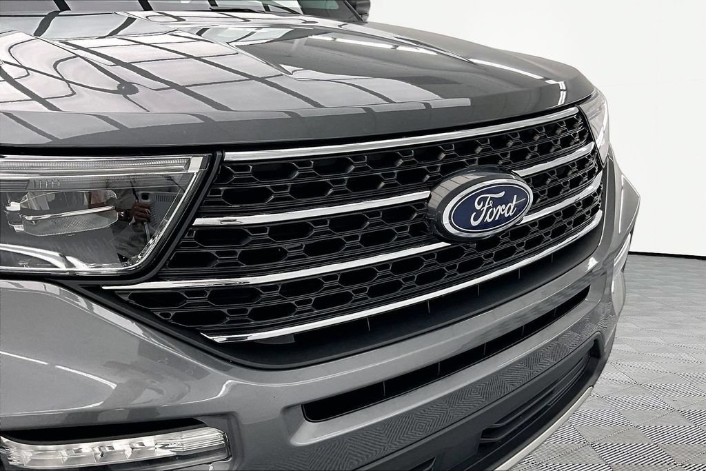 Certified 2023 Ford Explorer XLT w/ Equipment Group 202A AWD/4WD image 29